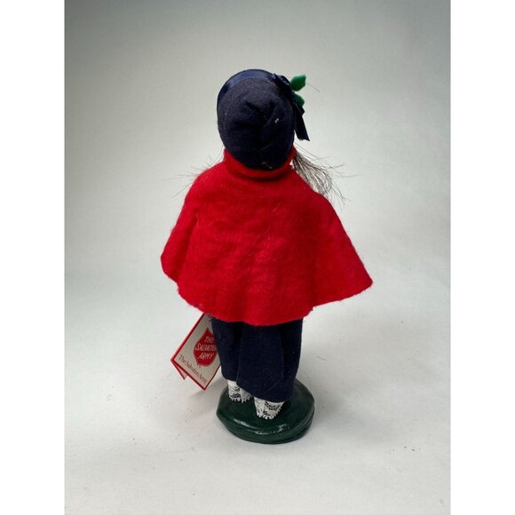 Byers' Choice 1995 Salvation Army Caroler Girl with War Cries Newspapers Bright - Picture 16 of 16